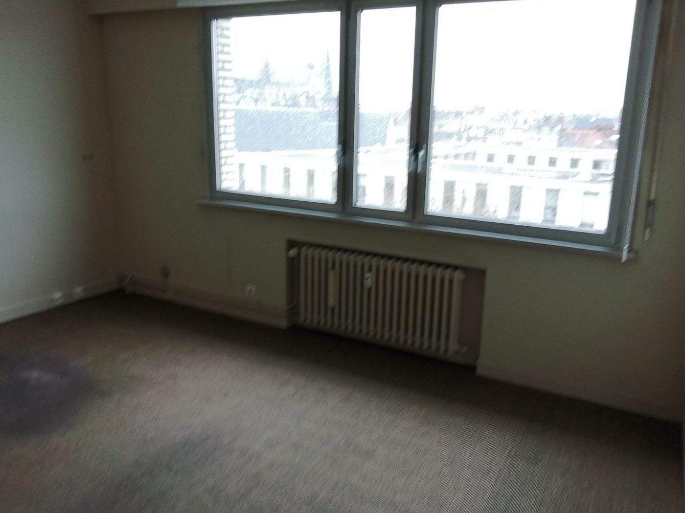 Bureaux — salle de réunion — avant travaux